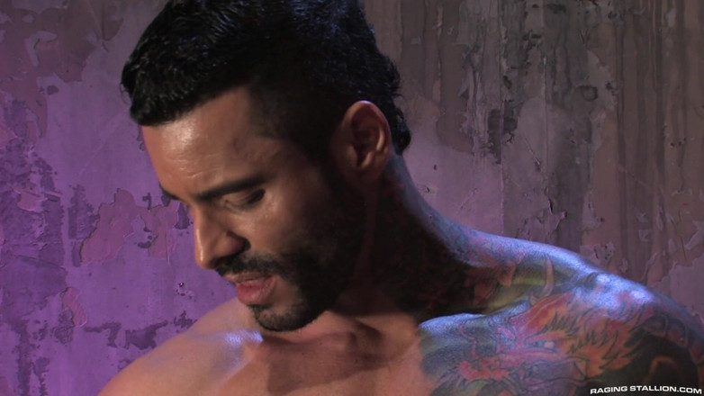 Raging Stallion: М'язи та чорнильник