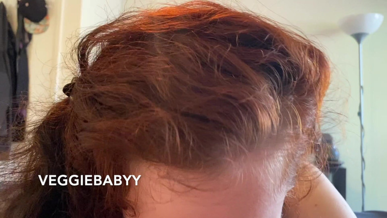 Veggiebabyy: Menina de olhos azuis acorda namorado com BJ