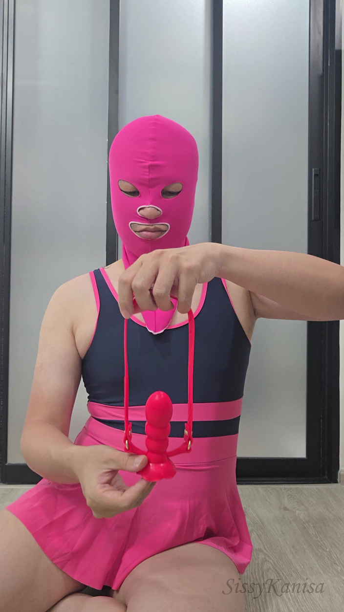 SissyKanisa: Sissy Kanisa Unbox noua ei jucărie. Vibrator cu dop de...