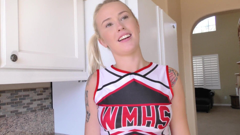 Hefburg: Phat ass blond cheerleader
