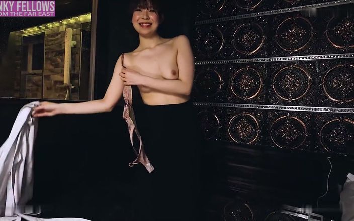 Studio Modern Shunga - JAV: Înger asiatic 24374