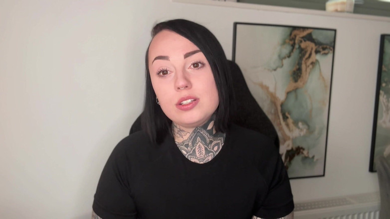 Miss Valentina: 想要成为我的勒索幻想奴隶