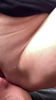 Leccami il culo, seduta in faccia all'aperto con Sluttyshanna