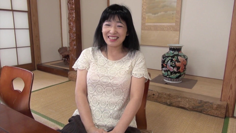 Japan Lust: Japońska babcia wpuszcza nas do środka