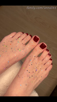 Red Nails