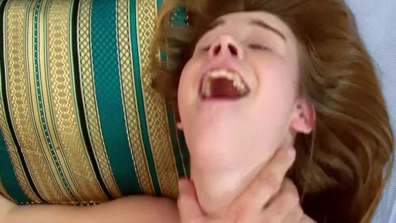 Full porn collection: Giovane teen rossa magra viene scopata dal suo patrigno nella...