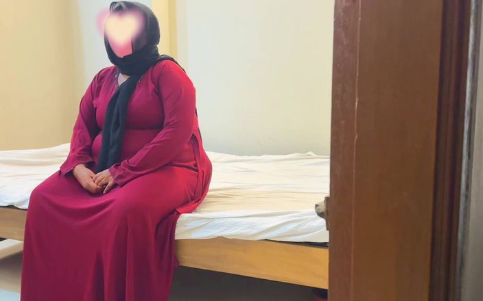 Aria Mia: Meniduri ibu mertua muslim gemuk dengan burqa merah &amp; jilbab