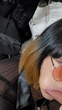 La Patronne Taille Des Pipes Pour La Prime De Noel. 15 Dec 23 Ejaculation Sur Les Lunettes Vanessabitchx Pctrvprod 75 HD 2K