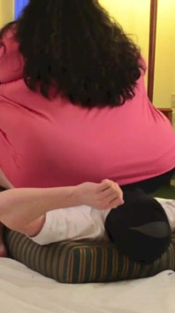 Luna em quedas de bunda quebrando ossos