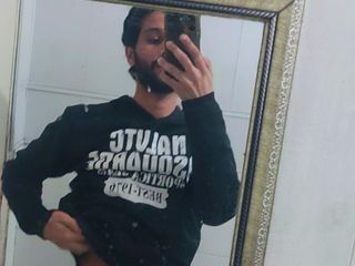 Zaid Valen: 病院のバスルームで裸