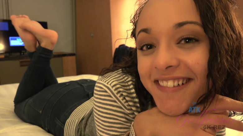 ATK Fans (Girlfriends): Liburan virtual di london sama holly hendrix bagian 4