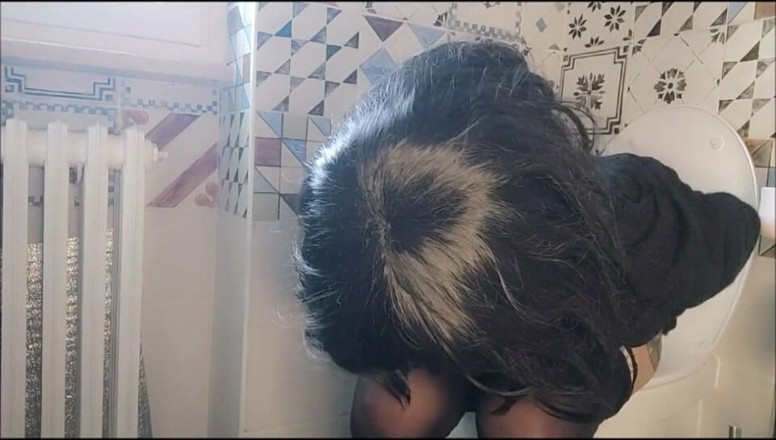 savannahamatoriale: Pe wc cu mine
