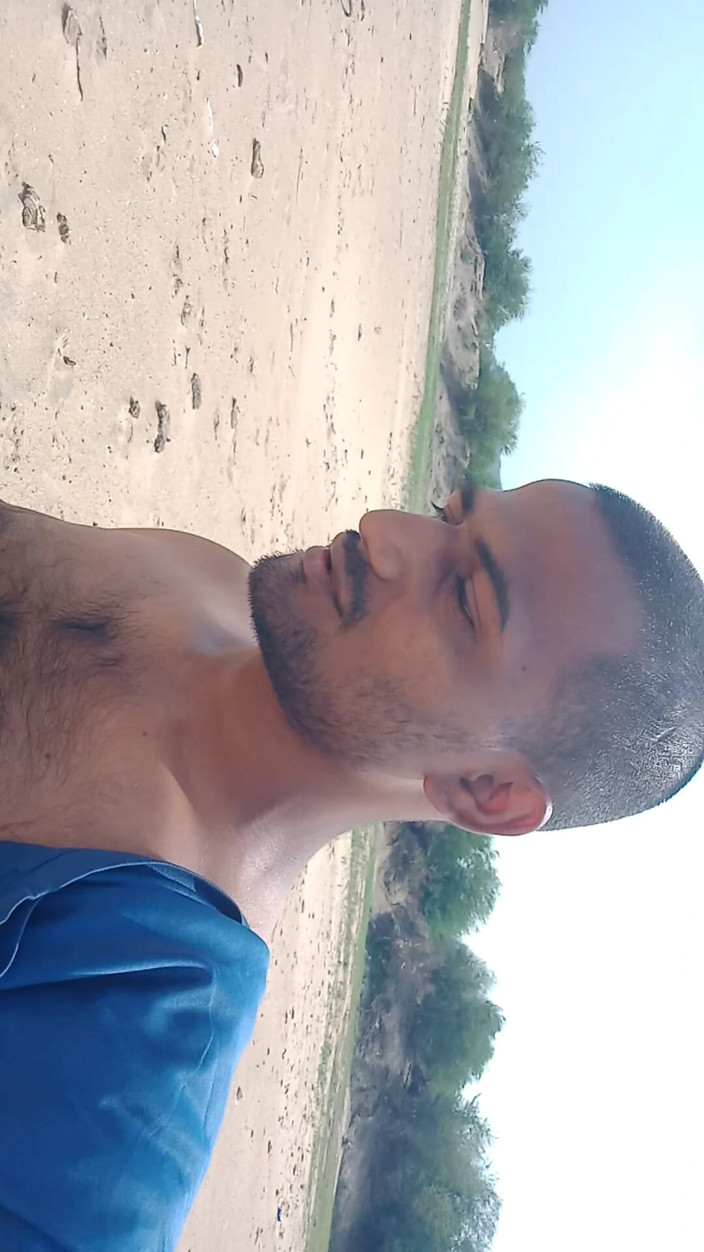 KUMBHA MANOJ KUMAR: Ik mis mijn lieve vriend een liefdes-junglemassage in het bos