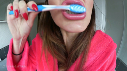 SophiaSmithUK: Rapid Toothbrushing