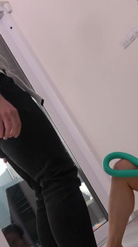 Fitte oma heeft meer poesjestraining van oma's nodig