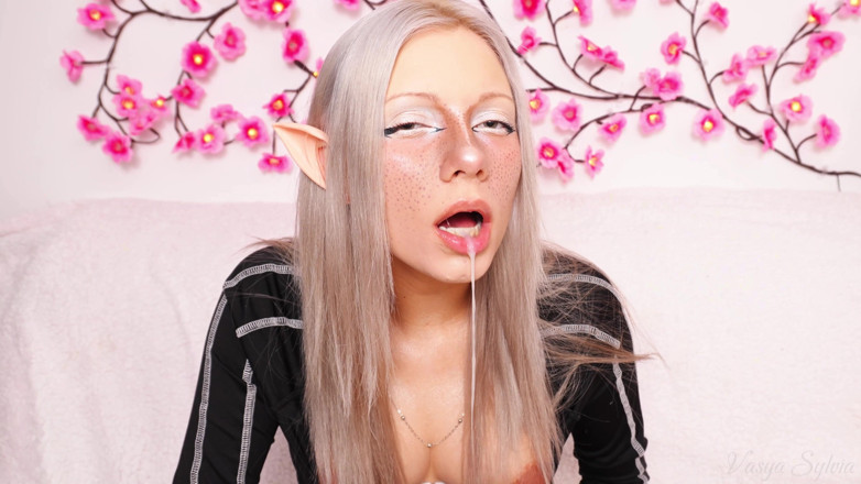 Vasya Sylvia: Beine in Strümpfen und im Body!