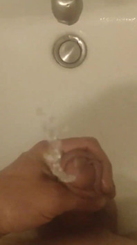 Massiv Tall Giant Pee Streaming