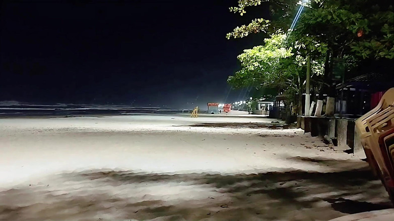 Marcosninfo: Lidé na pláži vyděsí, když zvlhnem v šortkách