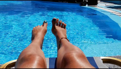 Erotic Tanya: Ignorado enquanto eu relaxo na piscina