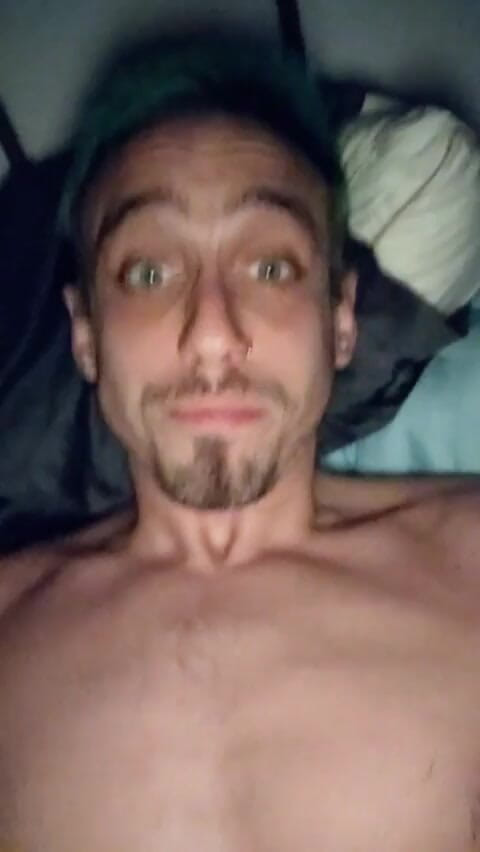 Sexy possum: Zich aftrekken en klaarkomen op mezelf terwijl mijn hetero vriend...