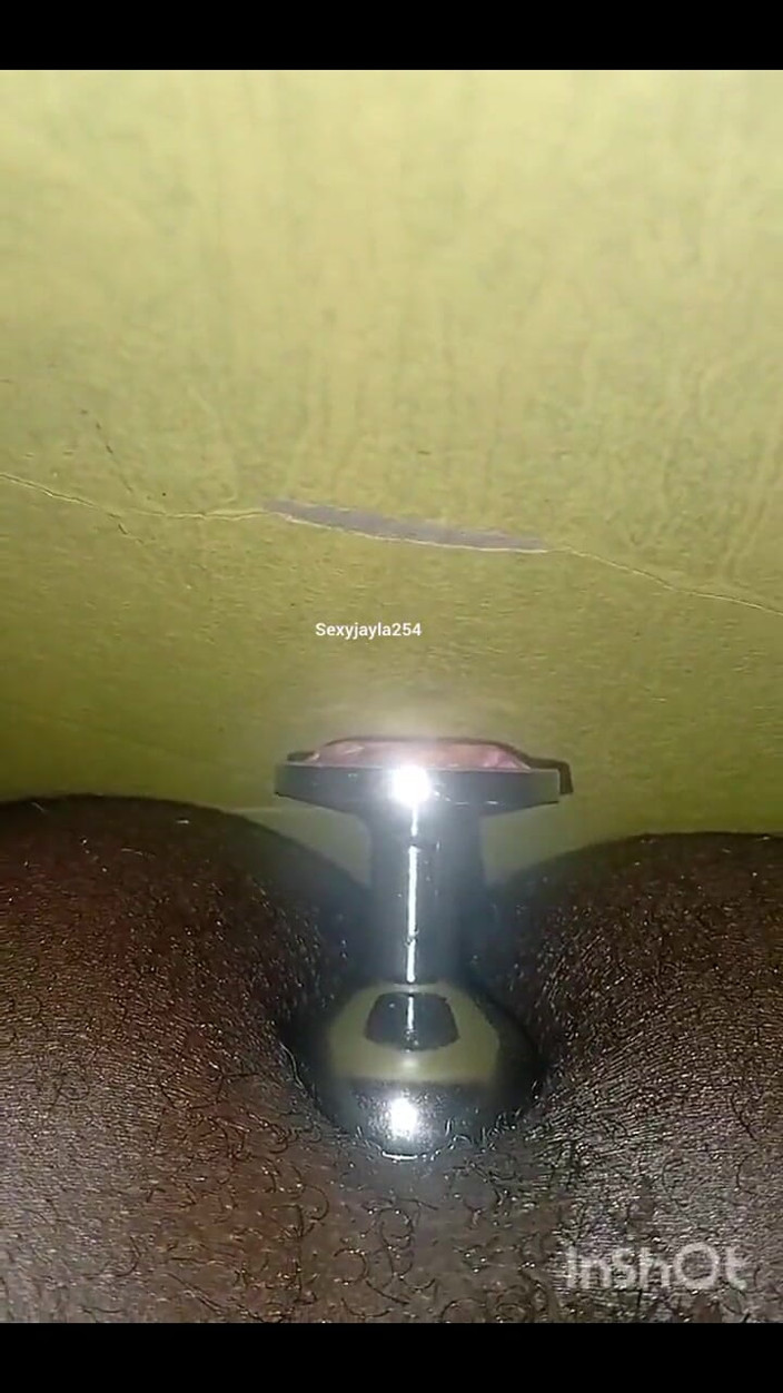 Sexyjayla254: Yeni göt tıkacımı kullanarak göt deliğimi daha büyük bir yarak...