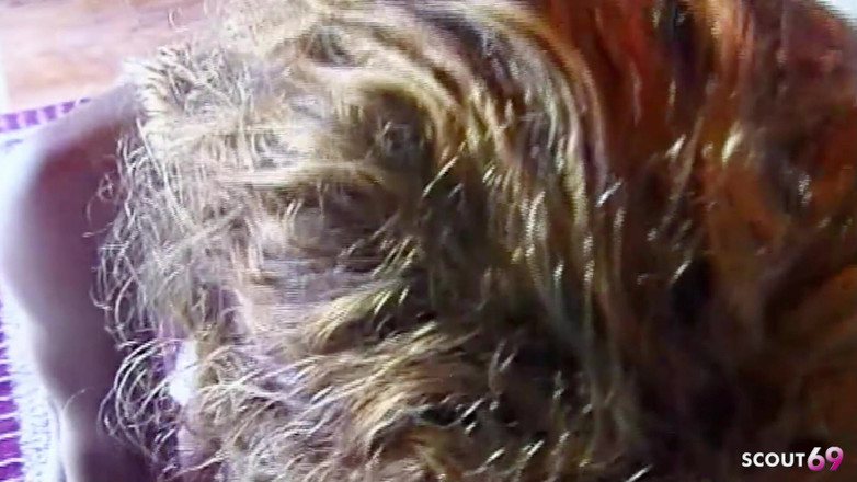 Shemale TS Collection: Une MILF latina sexy se fait baiser par une trans à...