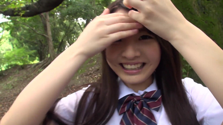 Caribbeancom: Asian teen fucking after a stroll through the woods