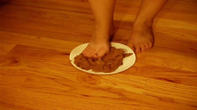 Sexy Amateurz: Dog food crushing