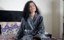 Horny Lily: Un thérapeute indien aide avec les problèmes de ta maman