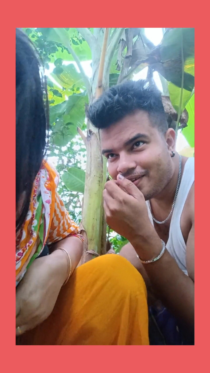 Taniyaxx: Desi Couple Music Video