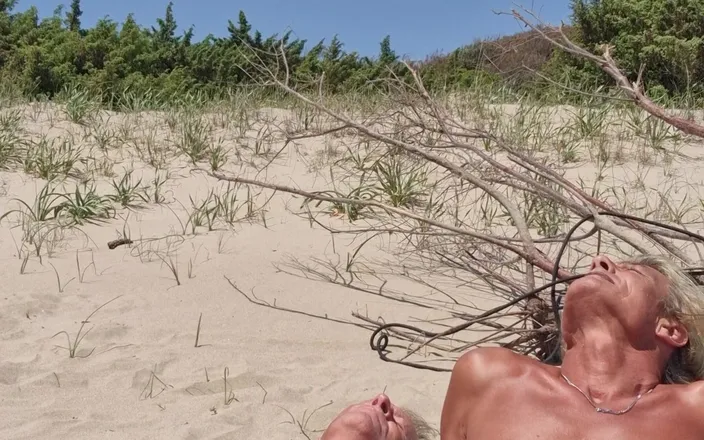 Gigi and David: Nudist Beach Stripchat Sex Show Gigindave Shemale Girlfriend Public Encounter...