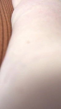 丰满的邻居用她的奶子干你