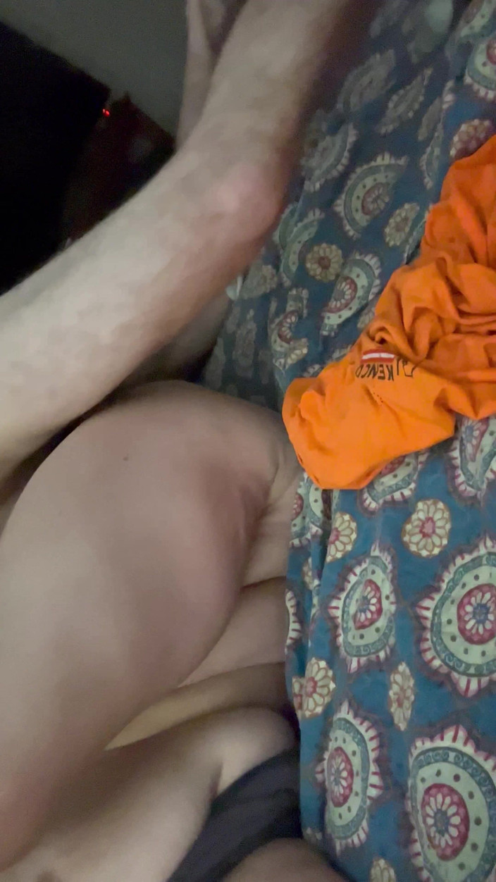 Brody and Sadie Sage: Leche para mi nena