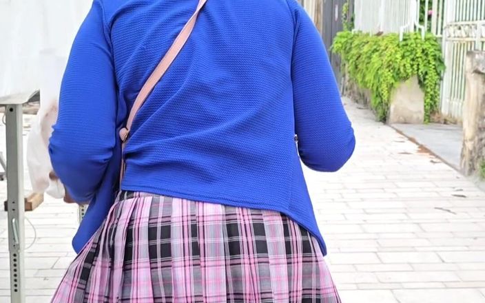 Belle: Ebene सेक्सी Sans Culotte Dans la Rue