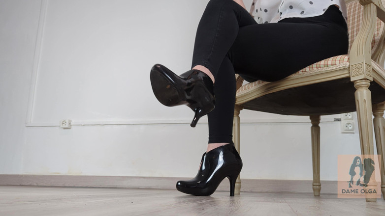 Dame Olga: (705) Colección de zapatos: botas de tobillo negro de tacón...