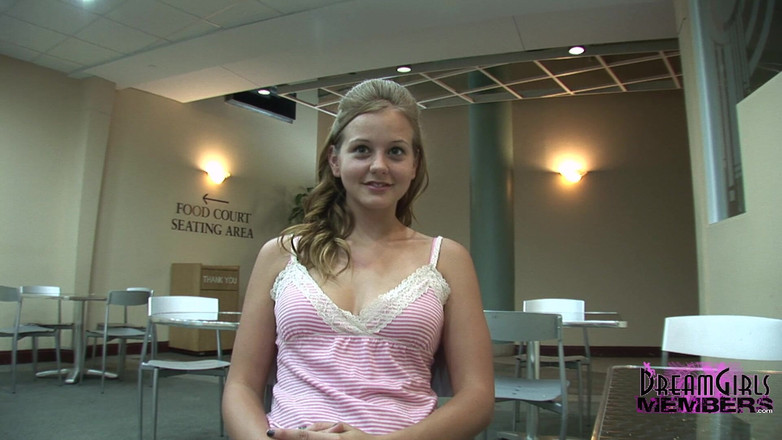 Dream Girls: Muhteşem üniversiteli kız süper riskli yerlerde hepsini teşhir ediyor