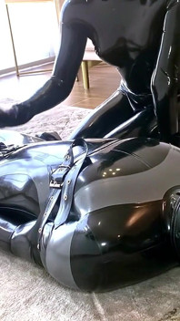 Cegada en esclavitud - Alex Latex