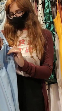 Boquete na Loja de Roupas