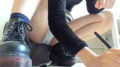 Rarible Diamond: Skirt panjang dan but kotor