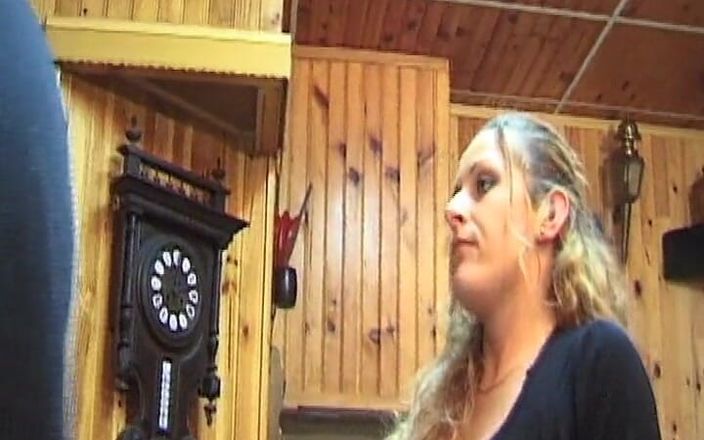 Planete Francaise: いたずらなフランス人痴女が3Pでダブルファック
