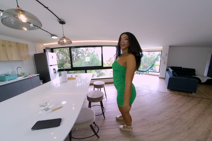VR Latina: Trouble in Paradise