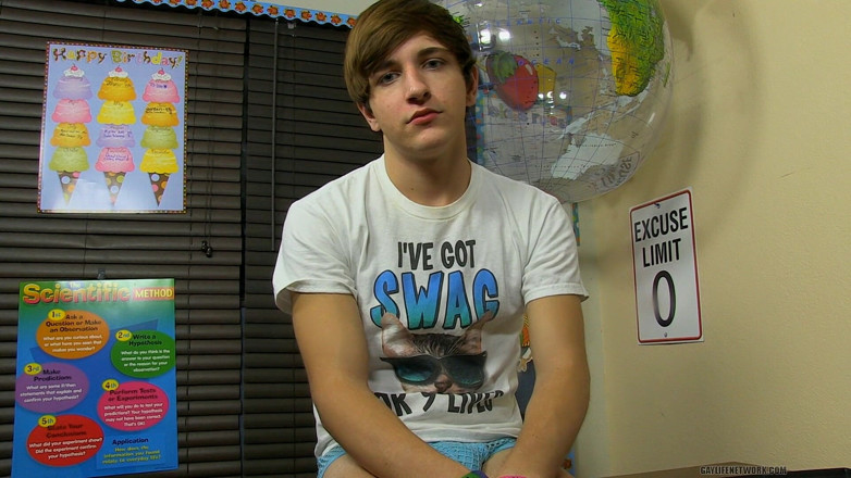 Teach Twinks: First Timer Colby on Set