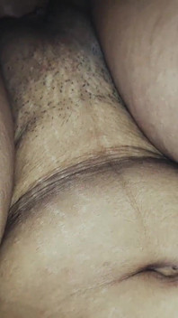 Я заставил соседку бхабхи пососать мой хуй в ее собственном доме, а затем трахнул ее