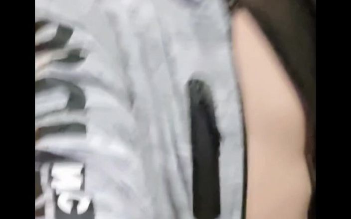 kinkygaynudist: Naakt lopen (lul eruit)