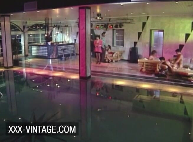 XXX-Vintage: saara yuva aur doston ke saath disko men vintej nanga...