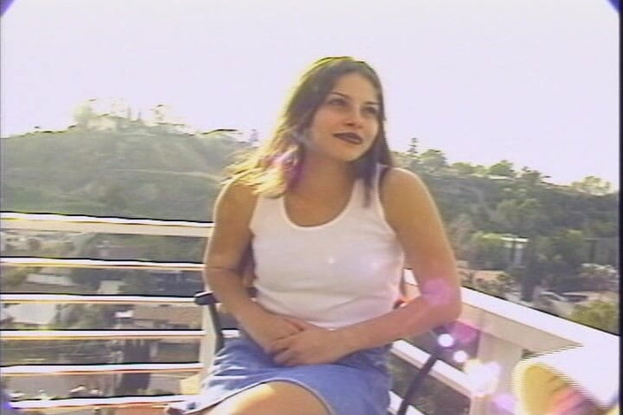 Goldenxtapes: 紧致的阴户第一次被勃动的大黑屌撑开