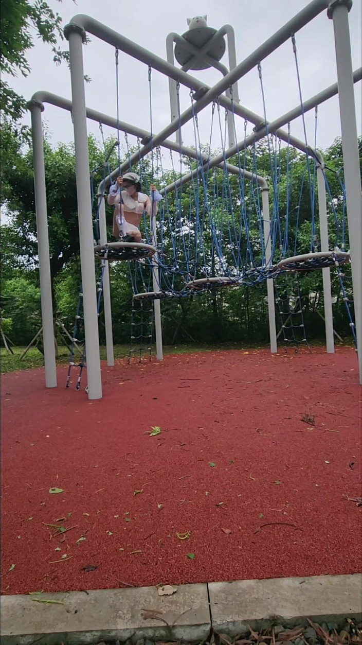 NotAFuta: Pembantu rumah pameran di Taman