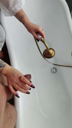 Bastet: Mamma Tar Sin Styvson För Att Kissa På Honom Och...