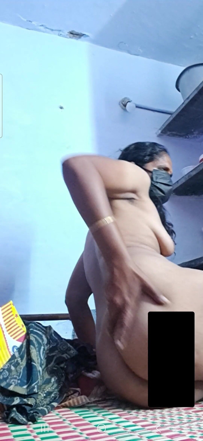 Jayaselvi: Coimbatore nevlastní teta videohovor