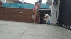Morena Married Waited for Her Husband to Leave the House to Give Her Pussy to the Swimming Pool
